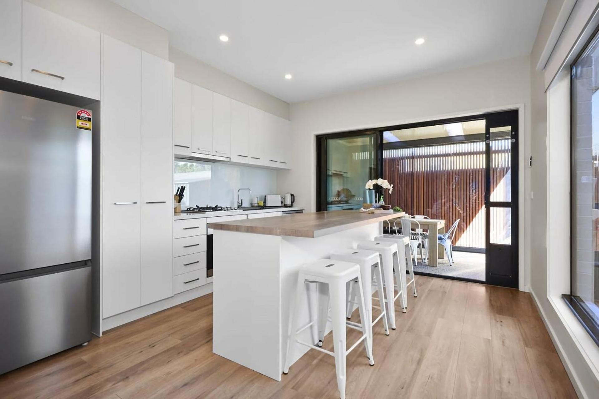 Seaside With Garden & Alfresco Holiday home Rosebud